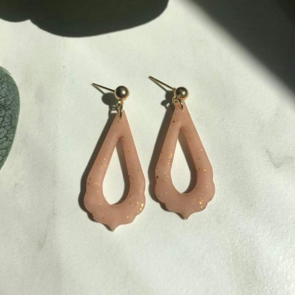 Charming Pink Teardrop Earrings
